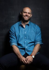 James Clear – autor książki „Atomowe nawyki” podczas wystąpienia