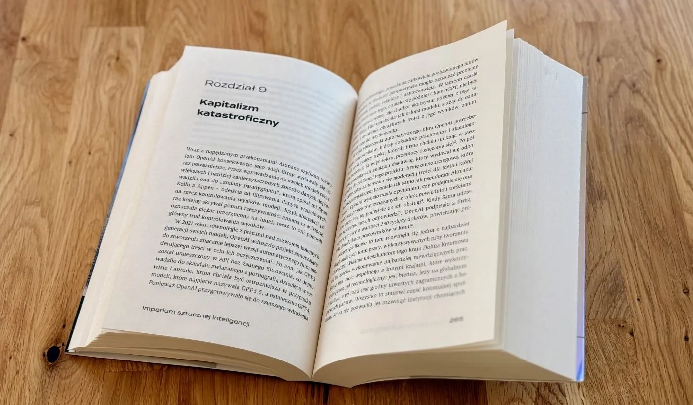 Imperium sztucznej inteligencji, Karen Hao, rozdział 9 „Kapitalizm katastroficzny”